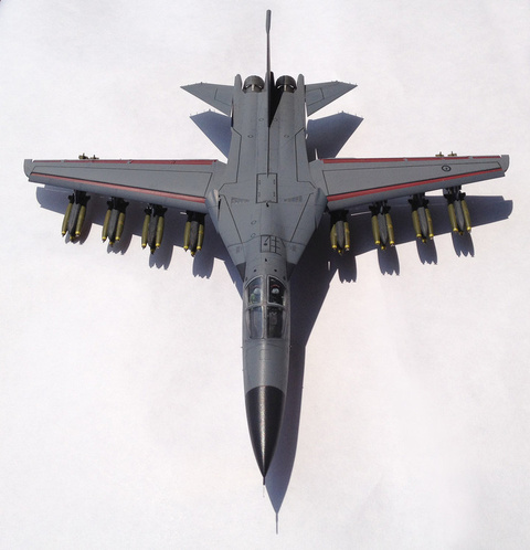 TINAMI - ［モデル］ハセガワ 1/72 F-111C アードバーク