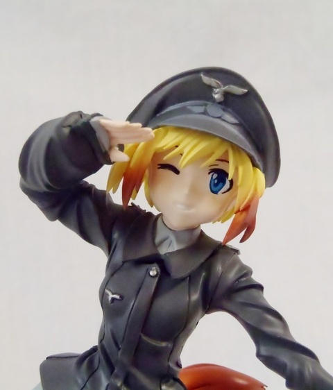 TINAMI - ［モデル］グリズリーパンダ 敬礼ハルトマン